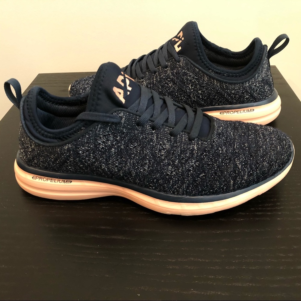 π SOLD APL Women's TechLoom Phantom in Navy & Pin - Picture 3 of 10
